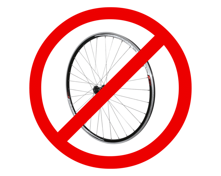 Roue de vélo barrée d'un sens interdit rouge