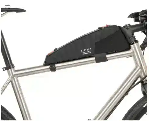 Voyager à vélo : comment bien se préparer ? 8 sacoche classique 1