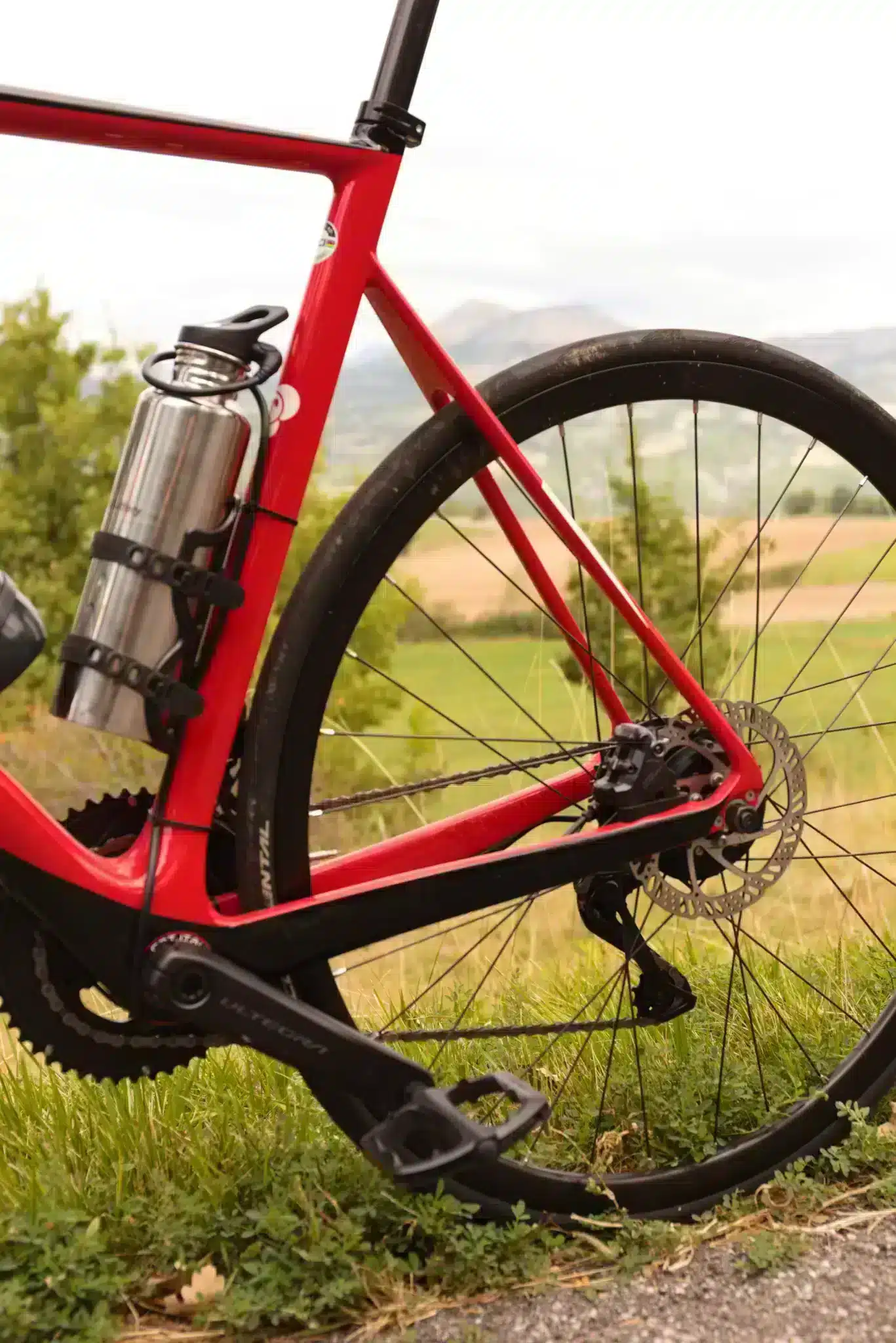 Maak van je racefiets een elektrische fiets: de complete elektrificatiekit-gids 3 batterie tube de selle scaled