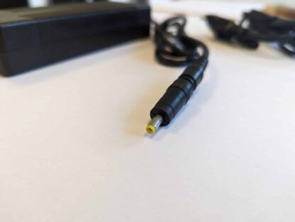 Zoom sur la fiche de connexion au moteur du chargeur ALL IN ONE