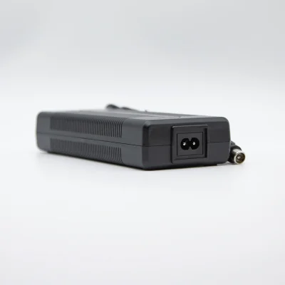 Chargeur pour batterie premium 36V – 252 Wh, 378 Wh & 540 Wh