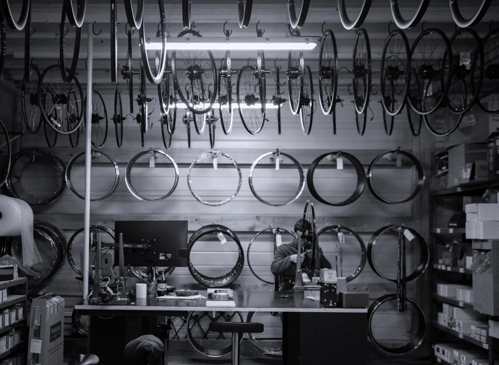 Atelier ANNAD - Rayonnage d'une roue pour un kit d'électrification